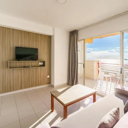 El Faro Apartahotel 2*